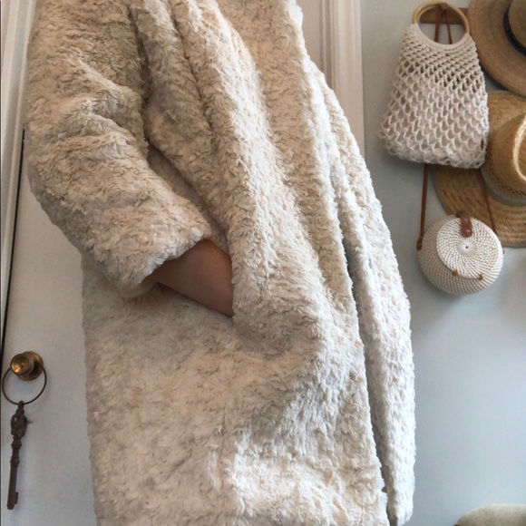 URBAN OUTFITTERS TEDDY COAT - Picture 3 of 15